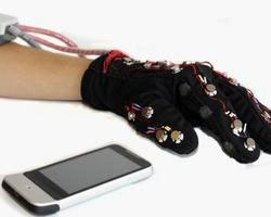 Mobile Lorm Glove permite leitura digital